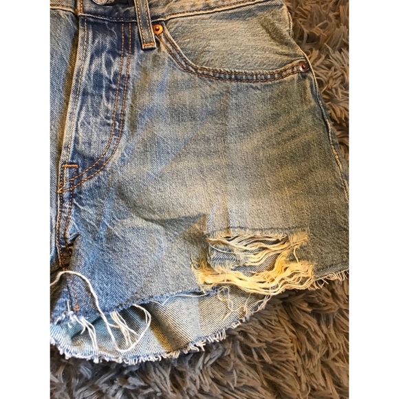 Vintage Levi’s Cut Off Shorts - Picture 5 of 5